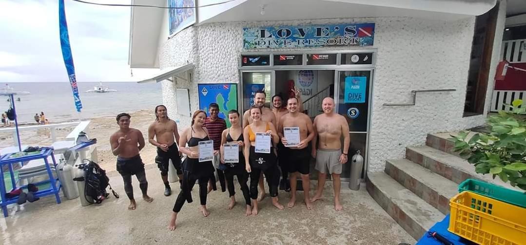 Love'S Beach & Dive Resort Моалбоал Екстериор снимка
