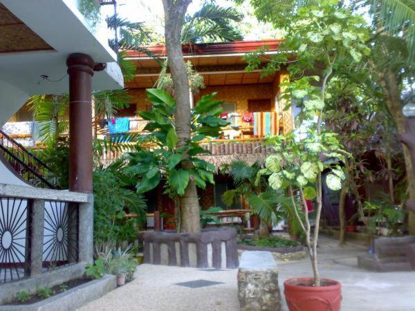 Love'S Beach & Dive Resort Моалбоал Екстериор снимка