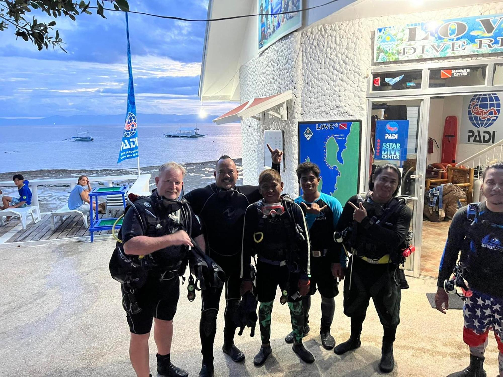 Love'S Beach & Dive Resort Моалбоал Екстериор снимка