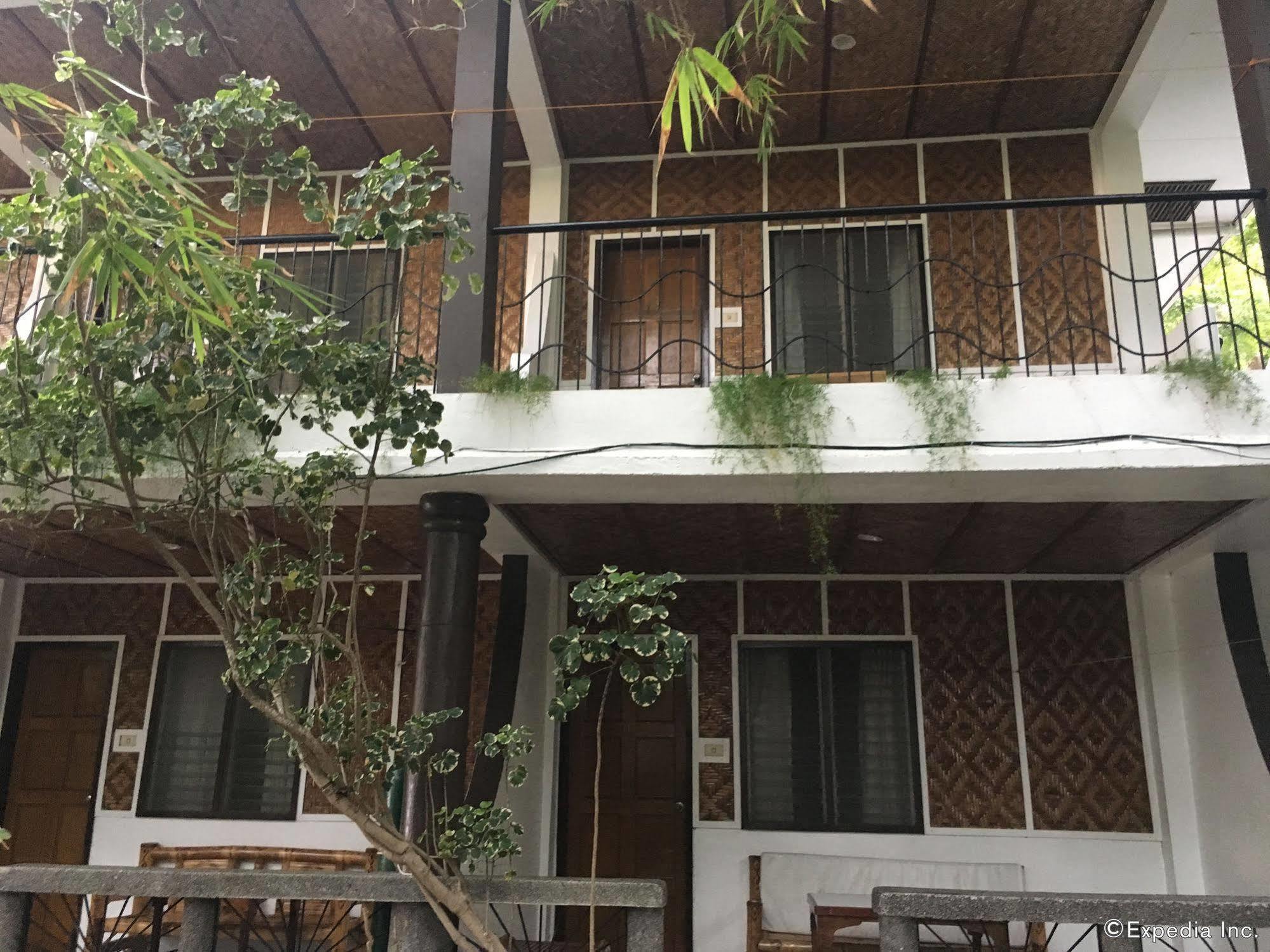 Love'S Beach & Dive Resort Моалбоал Екстериор снимка