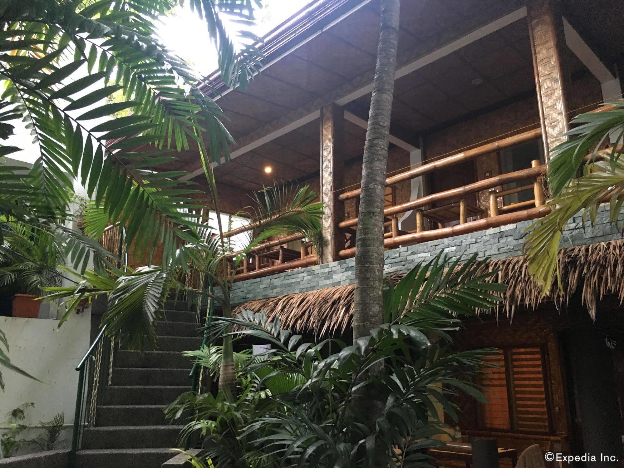 Love'S Beach & Dive Resort Моалбоал Екстериор снимка