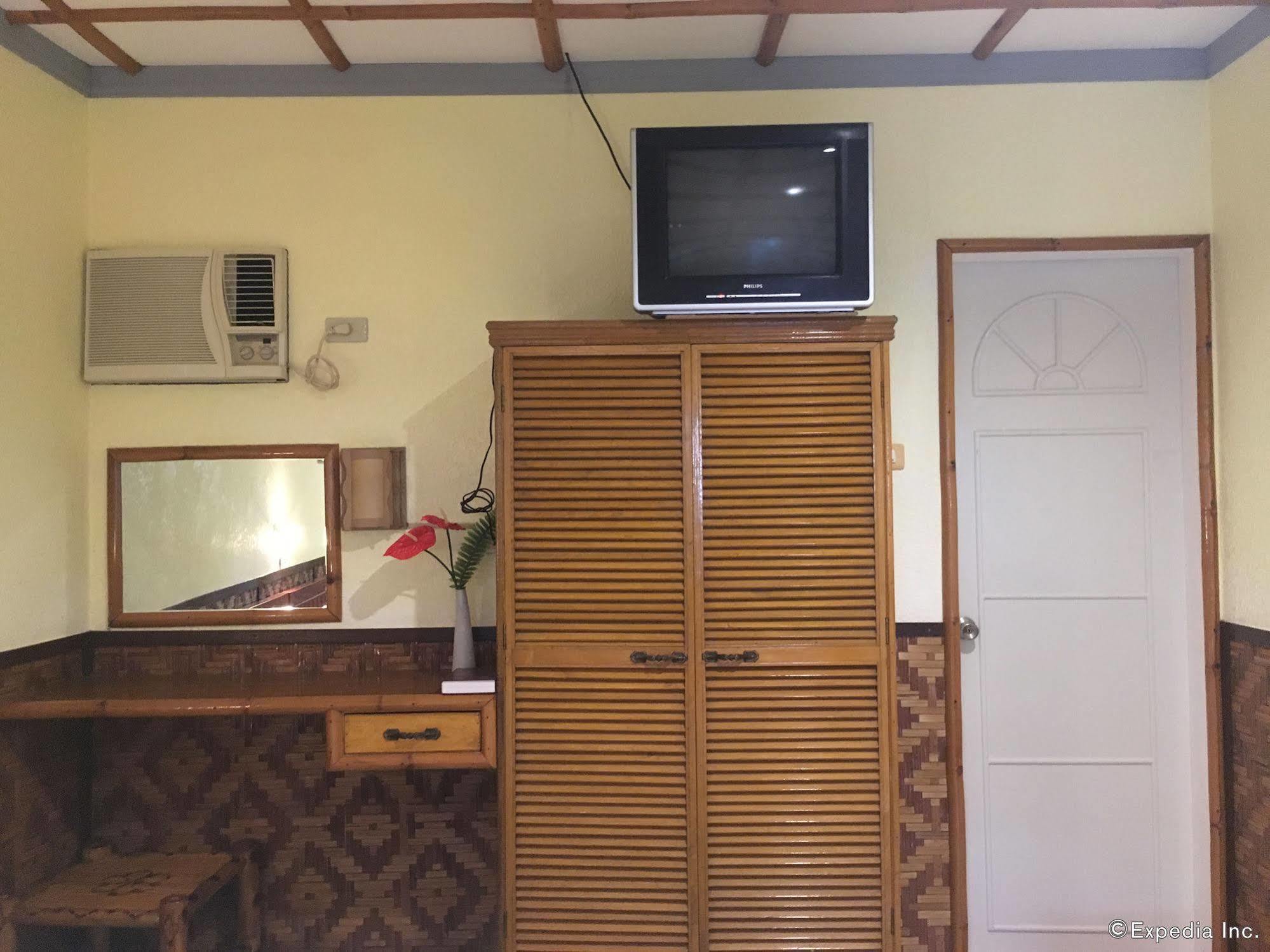 Love'S Beach & Dive Resort Моалбоал Екстериор снимка