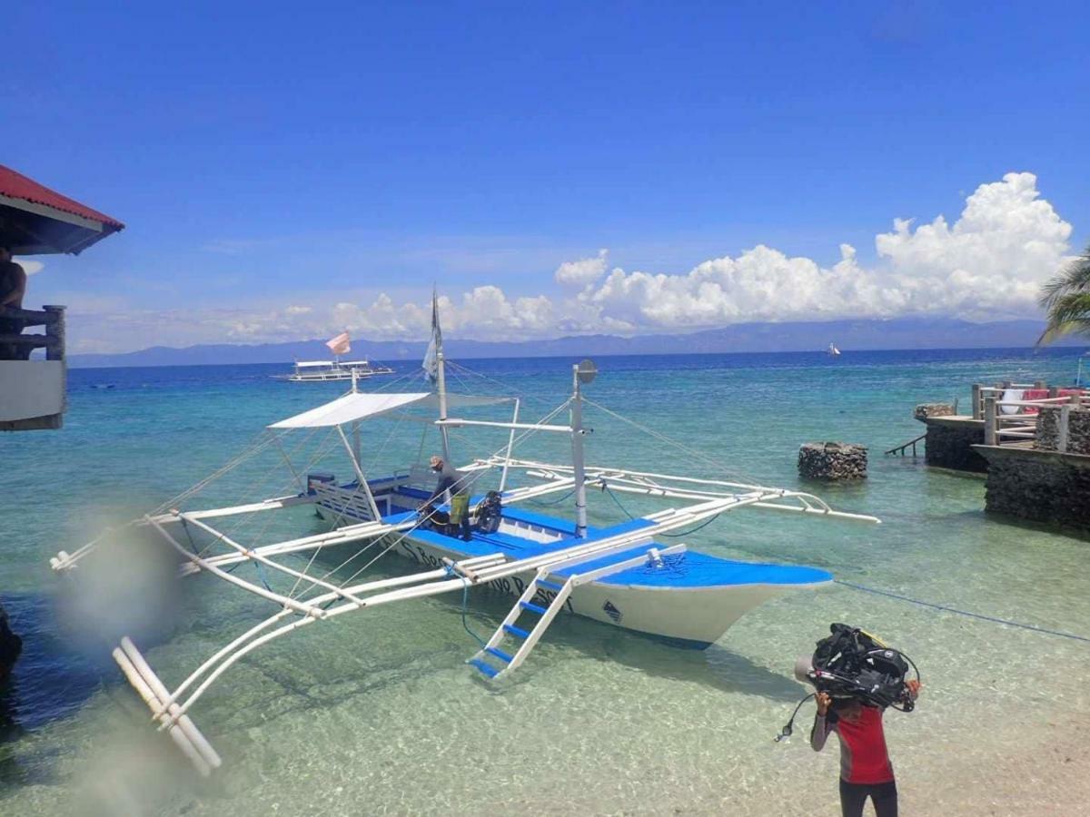 Love'S Beach & Dive Resort Моалбоал Екстериор снимка