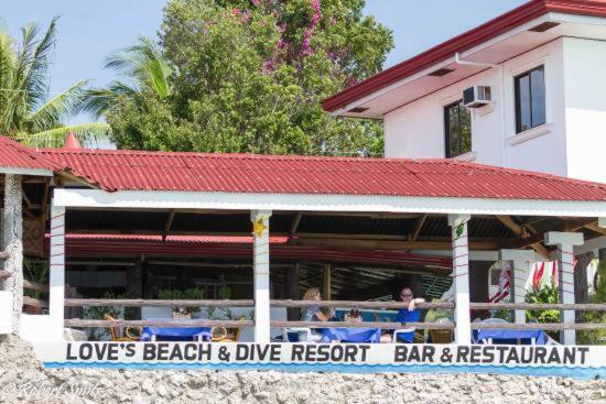 Love'S Beach & Dive Resort Моалбоал Екстериор снимка
