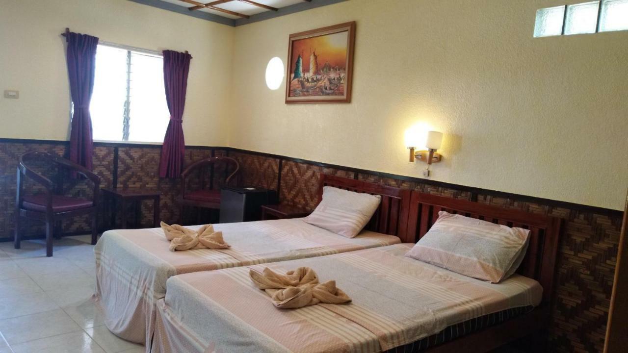 Love'S Beach & Dive Resort Моалбоал Екстериор снимка